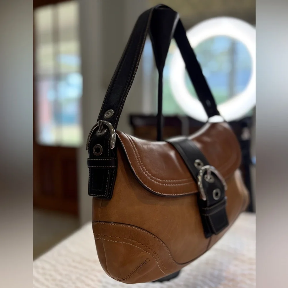COACH SOHO Two Tone Excellent Vintage British Tan & Black Leather Shoulder Bag 🖤